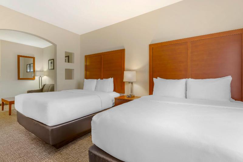 Comfort Inn & Suites image