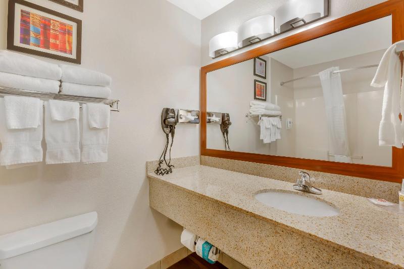 Comfort Inn & Suites image