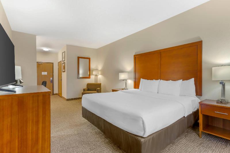 Comfort Inn & Suites image
