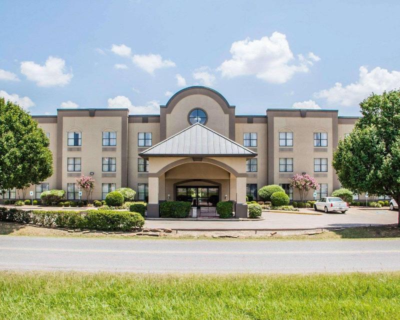 Comfort Suites McAlester image