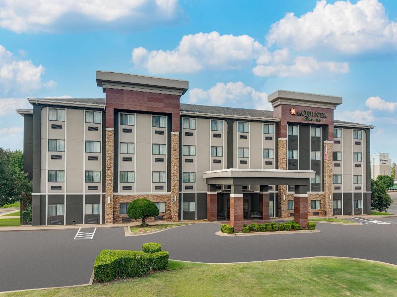 La Quinta Inn & Suites Oklahoma City-Midwest City image