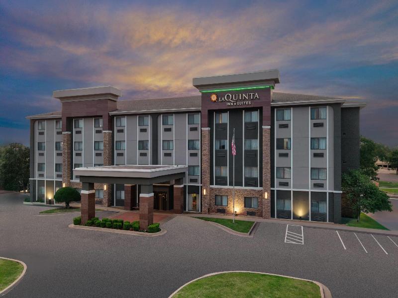 La Quinta Inn & Suites Oklahoma City-Midwest City image