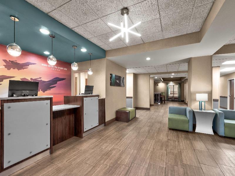 La Quinta Inn & Suites Oklahoma City-Midwest City image