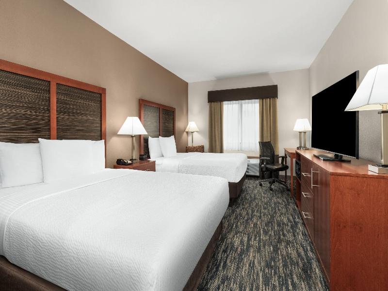 La Quinta Inn & Suites Oklahoma City-Midwest City image