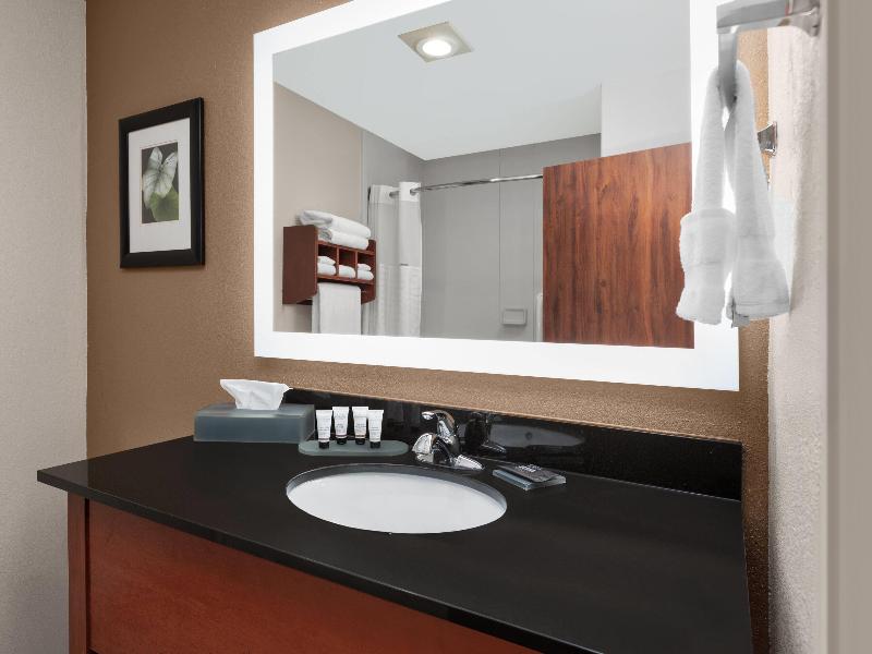 La Quinta Inn & Suites Oklahoma City-Midwest City image