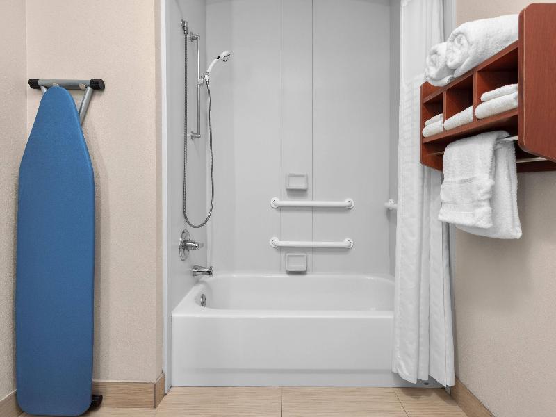 La Quinta Inn & Suites Oklahoma City-Midwest City image