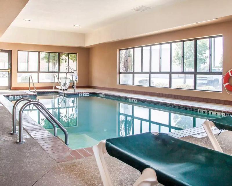 Holiday Inn Express & Suites Weatherford image