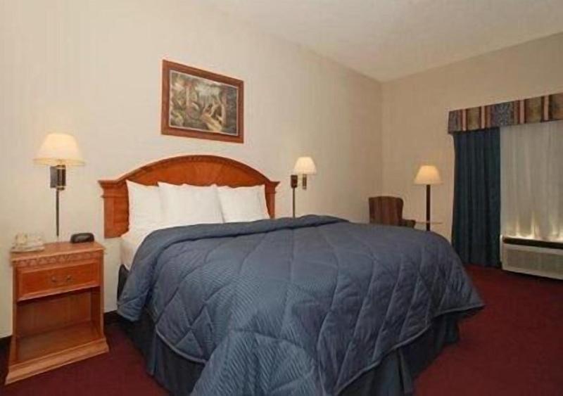 Holiday Inn Express & Suites Weatherford image