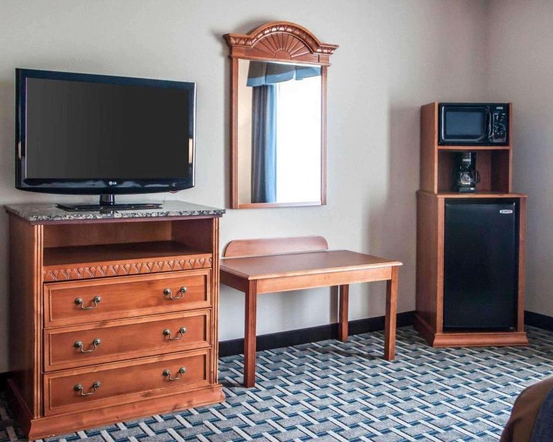 Holiday Inn Express & Suites Weatherford image