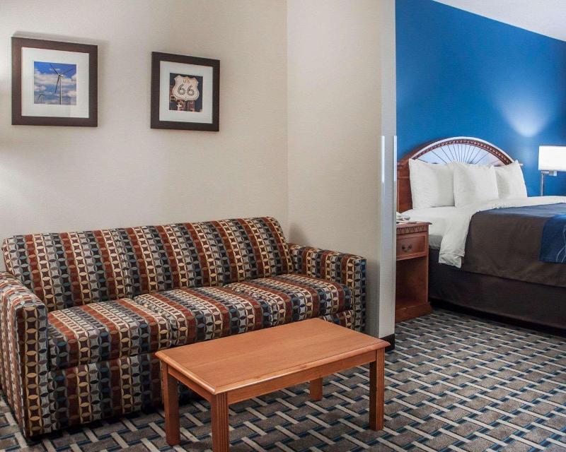Holiday Inn Express & Suites Weatherford image