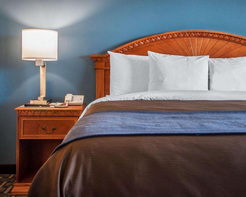 Holiday Inn Express & Suites Weatherford image