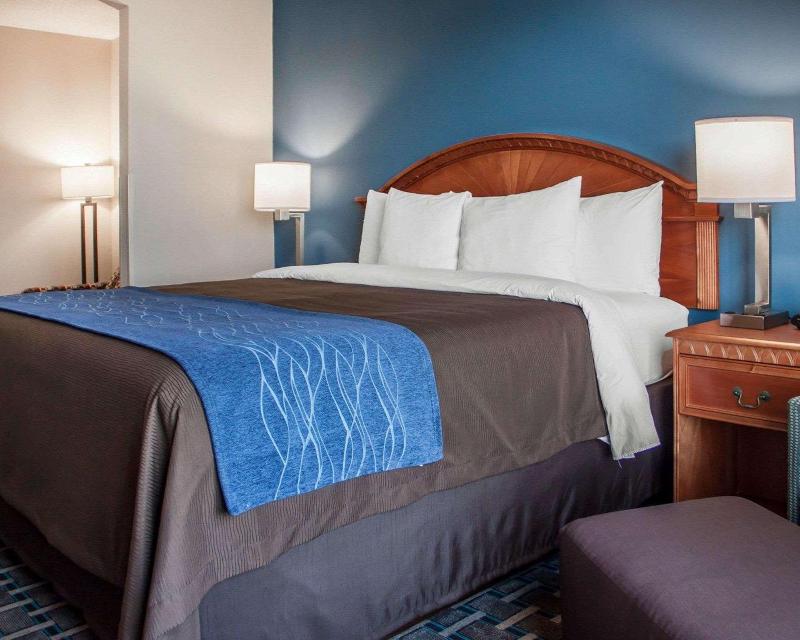 Holiday Inn Express & Suites Weatherford image