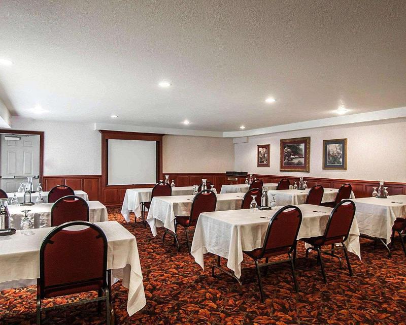 Comfort Suites Corvallis image