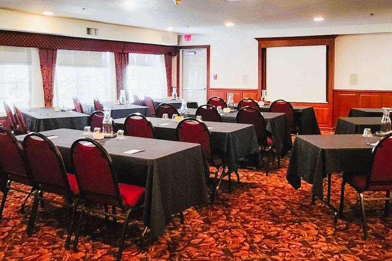 Comfort Suites Corvallis image