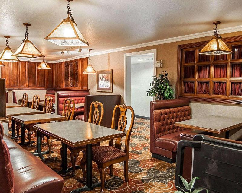 Comfort Suites Corvallis image