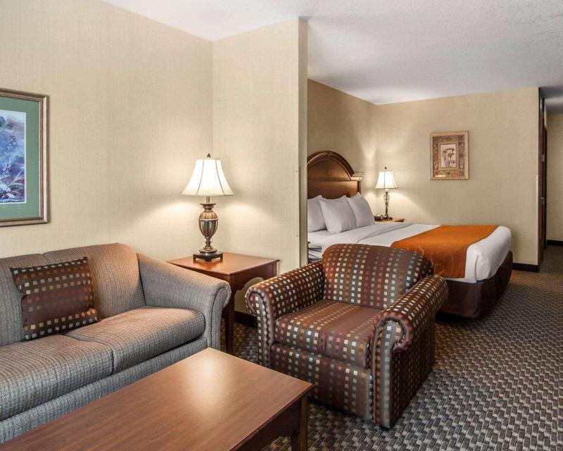 Comfort Suites Corvallis image