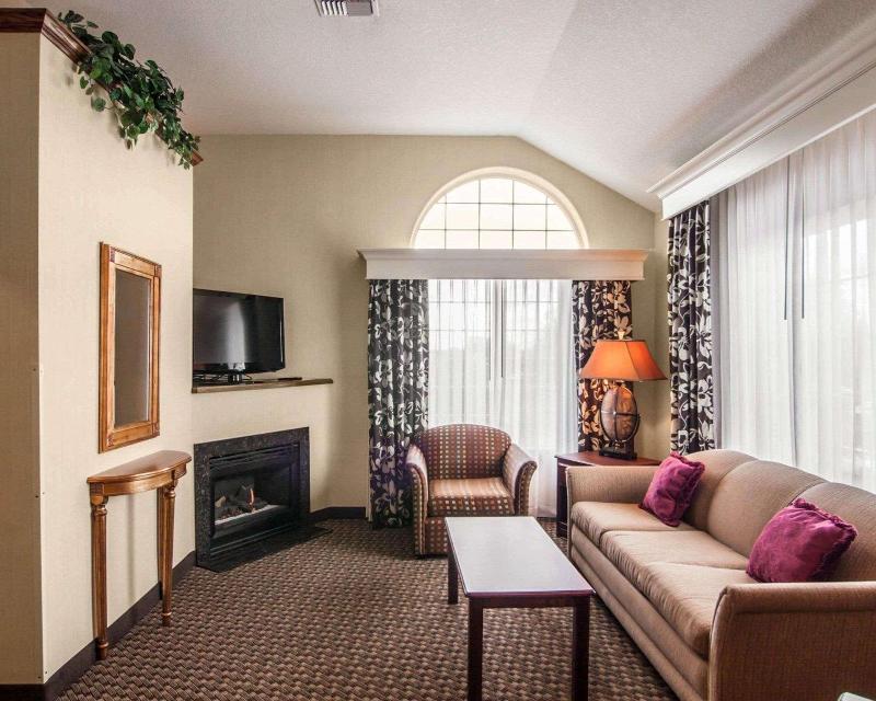 Comfort Suites Corvallis image