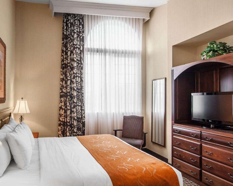 Comfort Suites Corvallis image