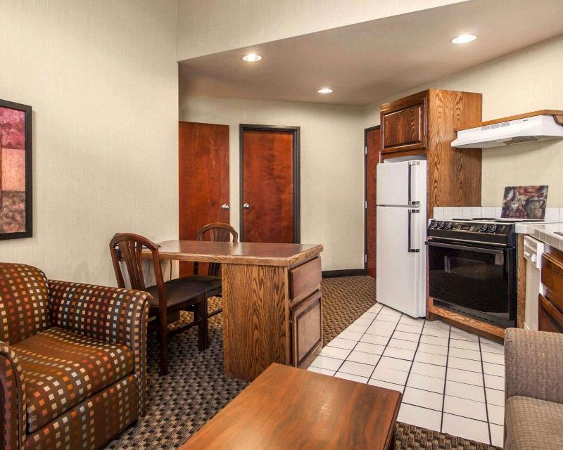 Comfort Suites Corvallis image