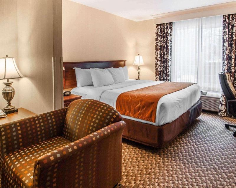 Comfort Suites Corvallis image