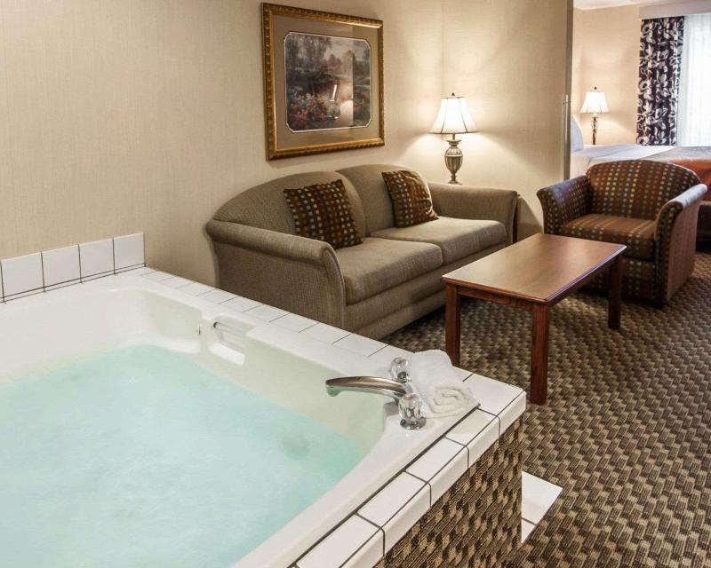 Comfort Suites Corvallis image