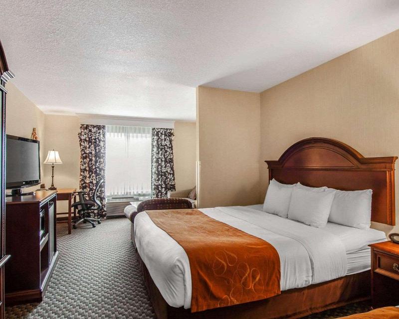 Comfort Suites Corvallis image