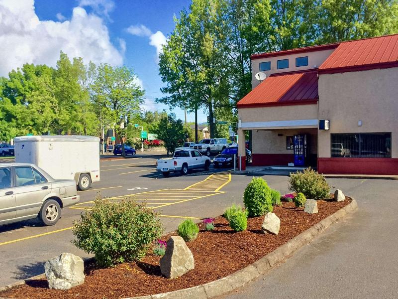 Rodeway Inn Willamette River image
