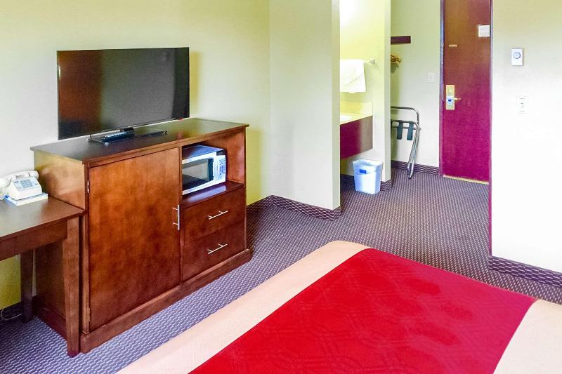 Rodeway Inn Willamette River image