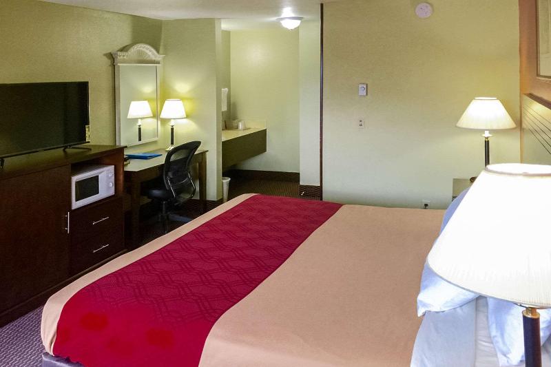 Rodeway Inn Willamette River image
