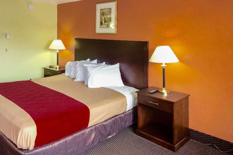 Rodeway Inn Willamette River image