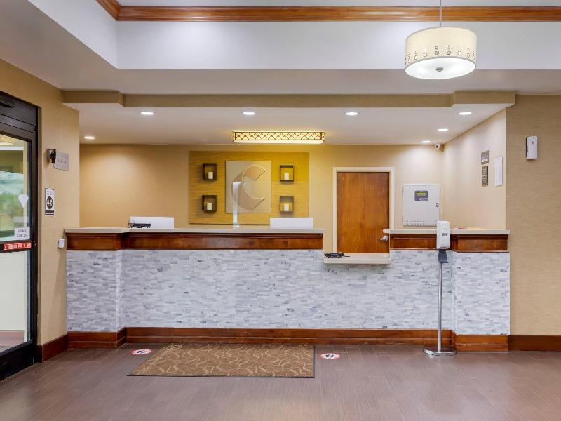 Comfort Suites Johnson City near University image