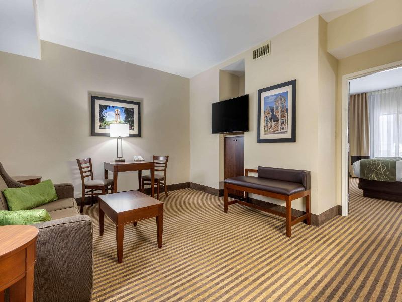 Comfort Suites Johnson City near University image