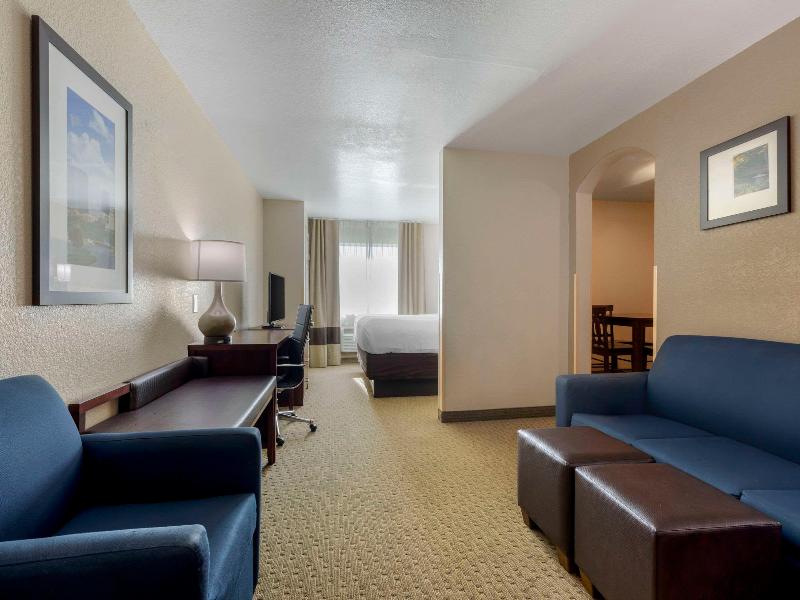 Comfort Suites Fort Worth image