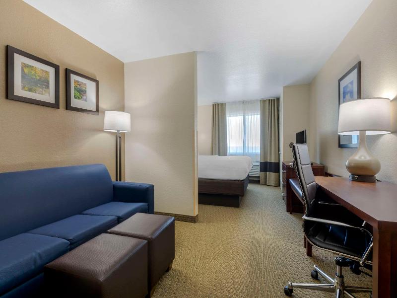 Comfort Suites Fort Worth image
