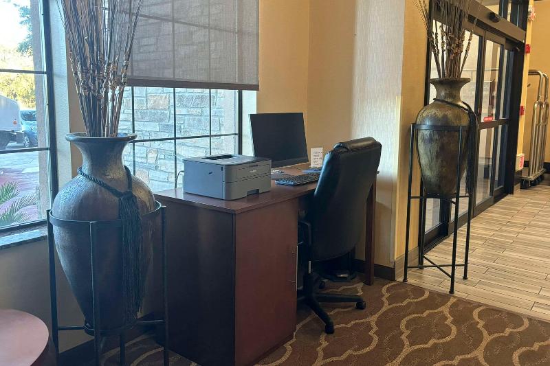 Comfort Inn & Suites Burnet image