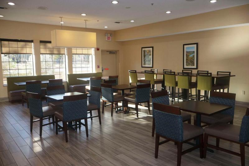 Comfort Inn & Suites Burnet image