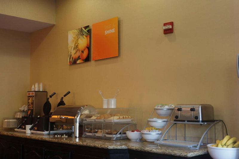 Comfort Inn & Suites Burnet image