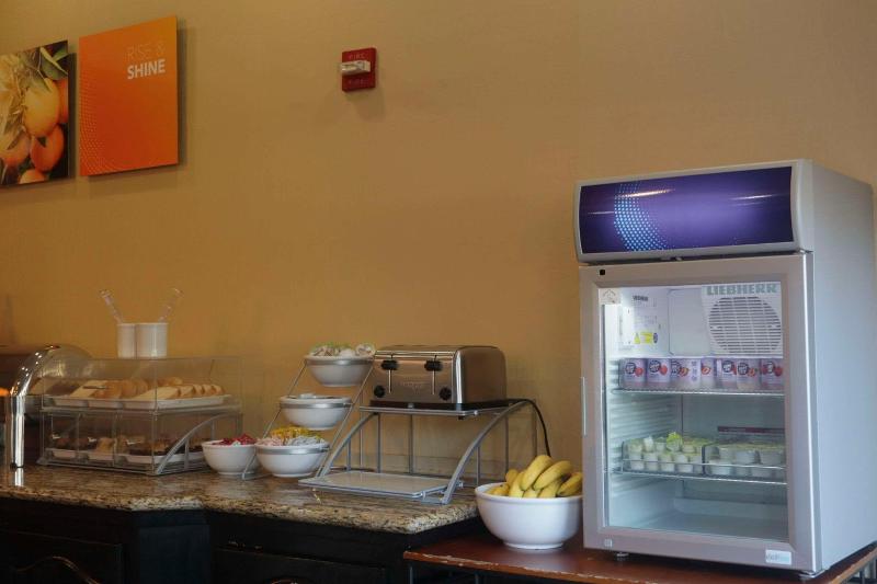 Comfort Inn & Suites Burnet image