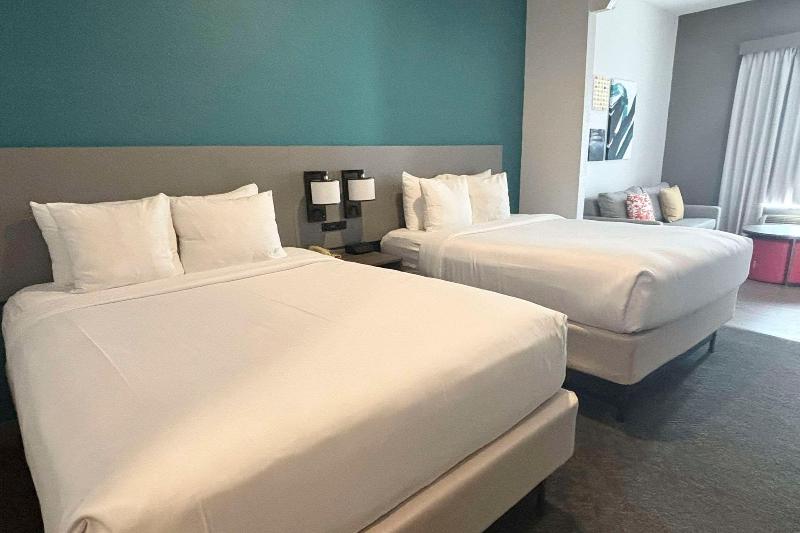 Comfort Inn & Suites Burnet image