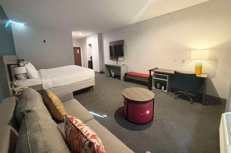 Comfort Inn & Suites Burnet image