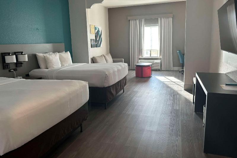 Comfort Inn & Suites Burnet image