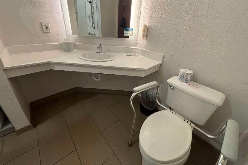 Comfort Inn & Suites Burnet image