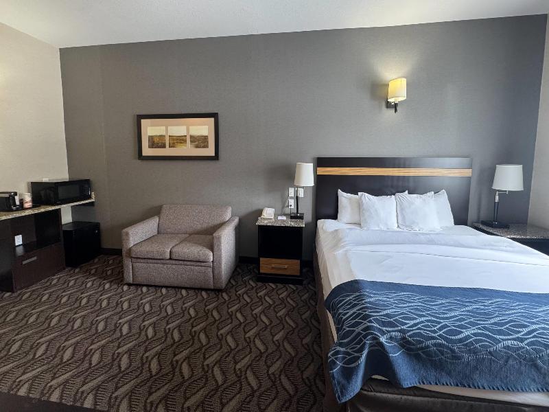 Comfort Inn & Suites Fort Saskatchewan Area image