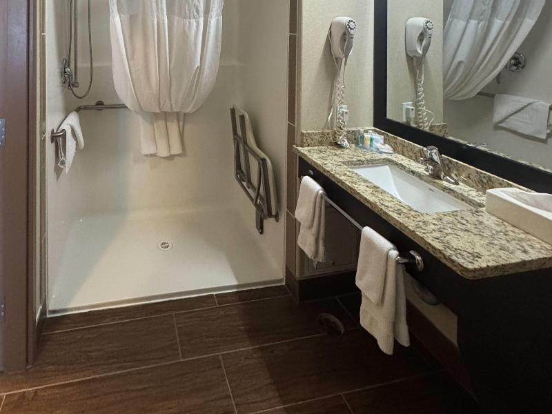 Comfort Inn & Suites Fort Saskatchewan Area image
