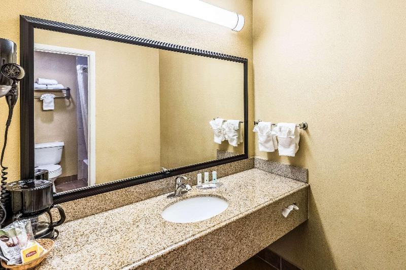 Quality Inn image