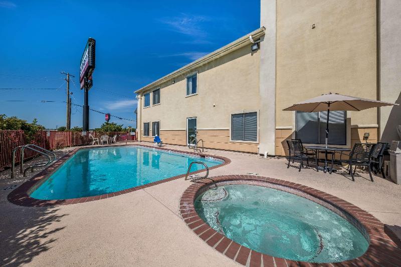 Quality Inn & Suites Terrell image