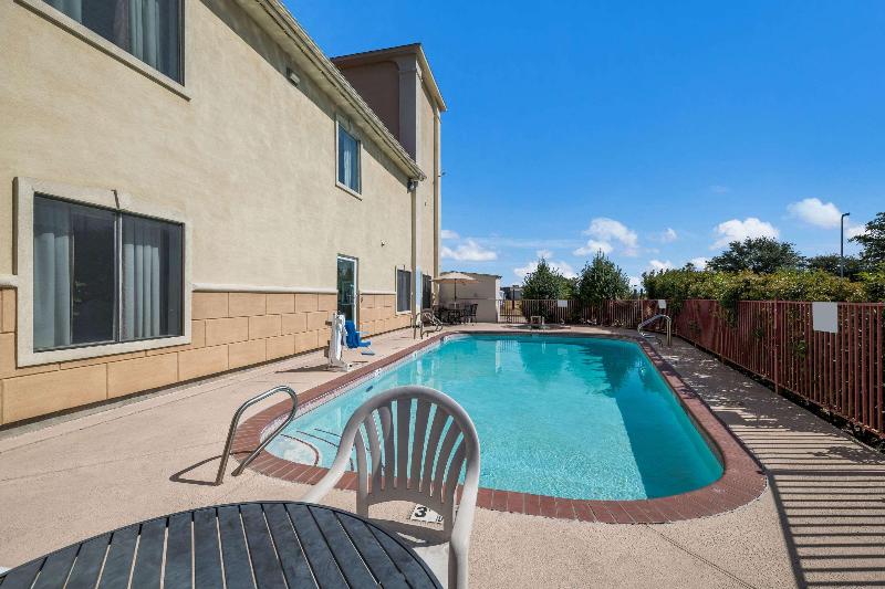 Quality Inn & Suites Terrell image