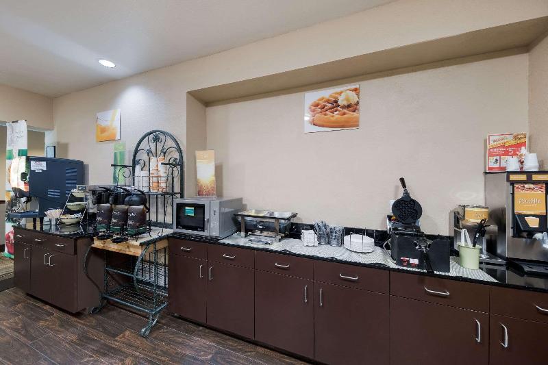 Quality Inn & Suites Terrell image