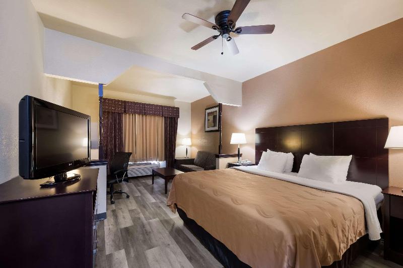 Quality Inn & Suites Terrell image