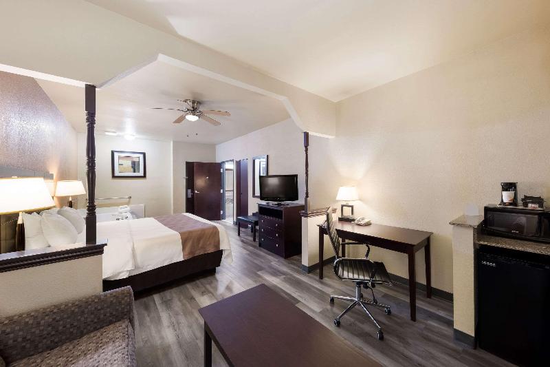 Quality Inn & Suites Terrell image